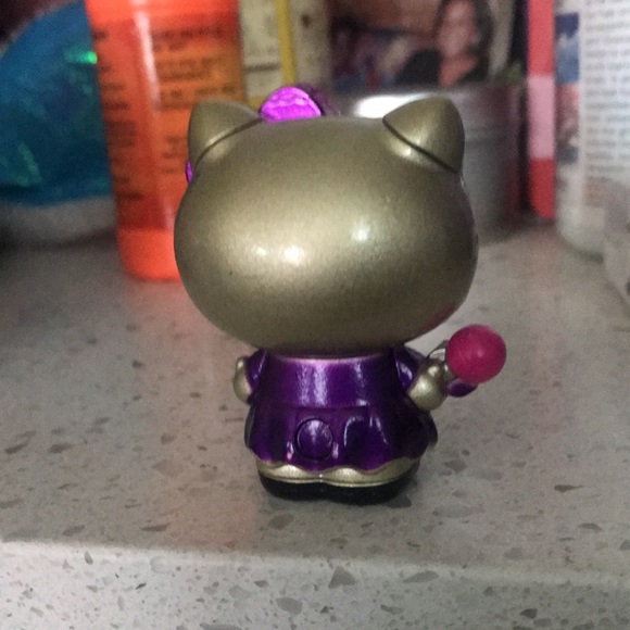 Golden hello kitty - Picture 2 of 2